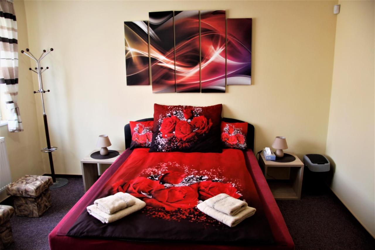 Pension Relax U Komina Frantiskovy Lazne Exterior photo