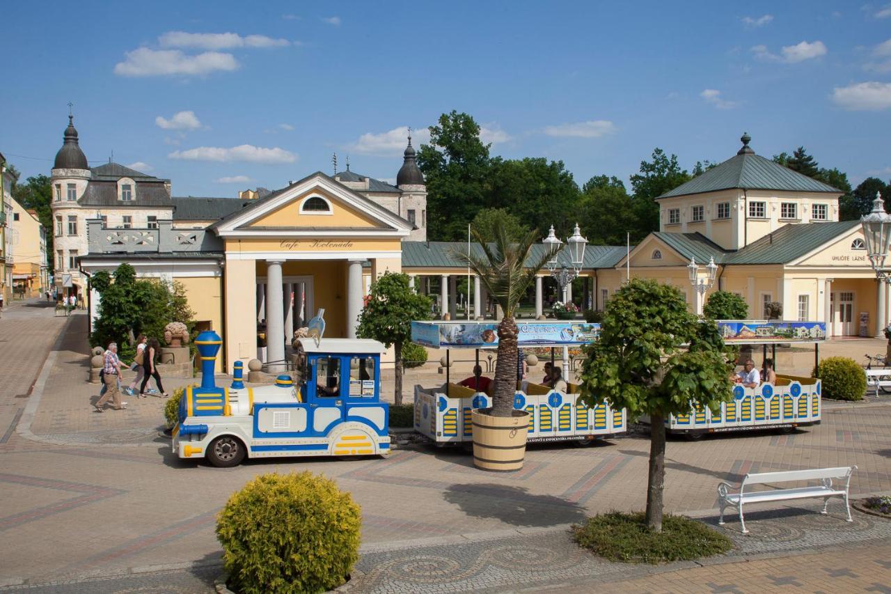 Pension Relax U Komina Frantiskovy Lazne Exterior photo
